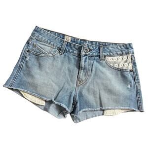 Volcom Womens Denim Shorts Size 7/28 Crochet Light Wash Blue Casual